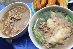 Ăn vặt Phở Bò - Cầu Gỗ