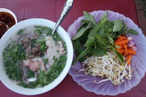 Ăn vặt Phở Chú Sơn