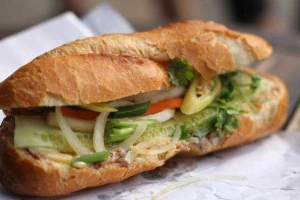 Ăn vặt Phú Lộc 2 - Lò Bánh Mì Tươi Đặc Ruột