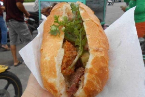 Ăn vặt Phượng Hoàng - Bánh Mì & Bánh Bao