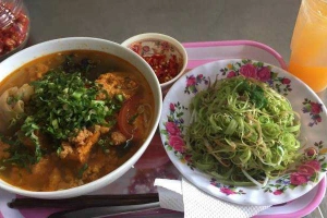 Ăn vặt Quán Bún Riêu - Lê Văn Lương