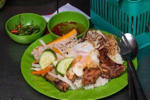 Ăn vặt Quán Cúc - Cơm Tấm