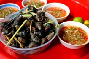 Ăn vặt Quán Ốc - Hẻm Chợ Hoàng Hoa Thám