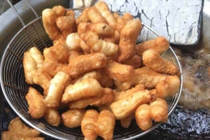 Ăn vặt Quẩy Đùi Gà
