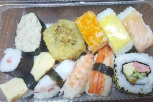 Ăn vặt Sushi Phố