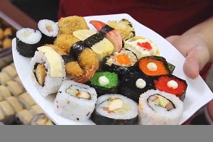 Ăn vặt Sushi Viên Ông Chủ Nhỏ - 78 Nguyễn Tiểu La