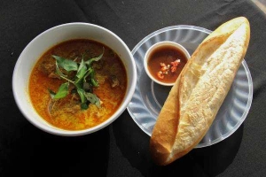 Ăn vặt Thành Hương - Bánh Mì Phá Lấu