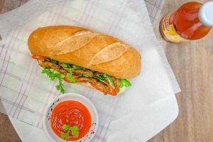 Ăn vặt Thanh Loan - Bánh Mì Chả Cá Nóng