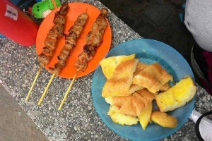 Ăn vặt Thịt Xiên Nướng & Bánh Mì Bơ - Hồ Đắc Di