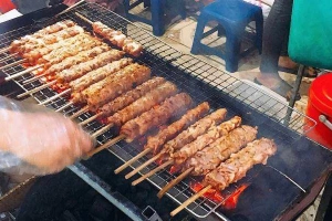 Ăn vặt Thịt Xiên Nướng - Dương Quảng Hàm