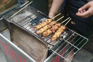 Ăn vặt Thịt Xiên Nướng - Ngõ Chợ Khâm Thiên