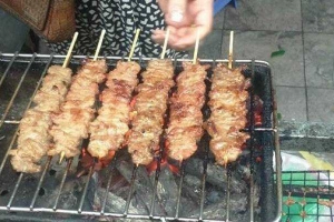 Ăn vặt Thịt Xiên Nướng - Tạ Hiện