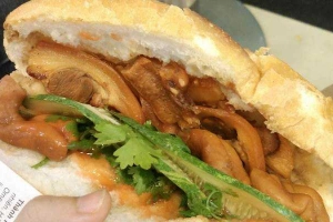Ăn vặt Thủy - Bánh Mì Phá Lấu