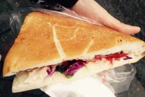 Ăn vặt Tiệm Bánh Nam Hải - Bánh Mì Kebab