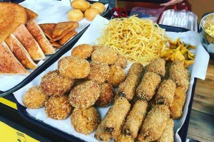 Ăn vặt Tiệm Bánh Ngon Nhà Hotpot Construction - Bà Triệu