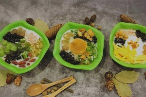 Ăn vặt Tiệm Chè Hạnh Phúc - Giáp Nhất