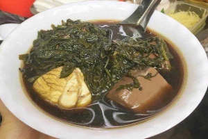 Ăn vặt Tiết Hầm Lá Ngải - Chợ Hôm