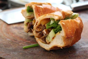 Ăn vặt Tiều - Bánh Mì Phá Lấu