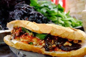 Ăn vặt Tính - Bánh Mì Khô Bò