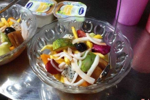 Ăn vặt Trái Cây Tô Alley Fruit Cocktail - Lý Tự Trọng