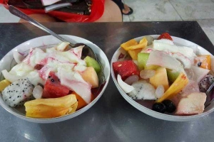 Ăn vặt Trái Cây Tô Tự Chọn - Hồng Lạc