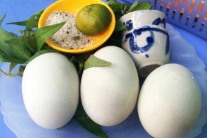 Ăn vặt Trứng Lộn Bình Dân