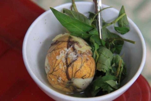 Ăn vặt Trứng Vịt Lộn Na