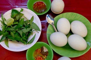 Ăn vặt Trứng Vịt Lộn