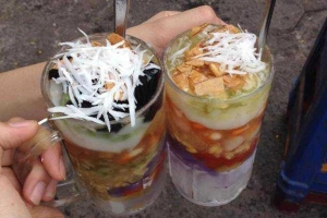 Ăn vặt Uy Roong 141 - Chè Các Loại