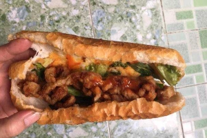 Ăn vặt Xe Bánh Mì Sáu Lắm