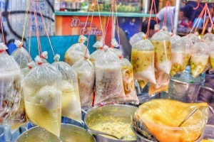 Ăn vặt Xe Chè Bà Lộc - Đinh Tiên Hoàng