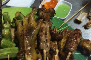Ăn vặt Xiên Que Nướng - Đường 17