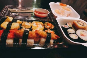 Ăn vặt Xiên Que & Sushi Viên