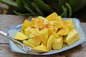 Ăn vặt Xoài Lắc - Ngô Mây