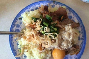 Ăn vặt Xôi Ba Chỉ - Ỷ Lan