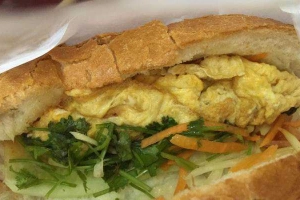 Ăn vặt Xôi & Bánh Mì Pate Trứng - Giếng Đáy