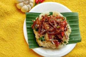 Ăn vặt Xôi Cá Bà Vy