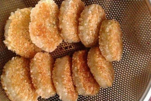 Ăn vặt Xôi Chiên Phạm Văn Đồng