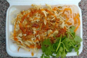 Ăn vặt Xôi Gà Bà Hiếu
