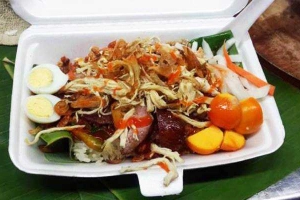 Ăn vặt Xôi Gà Cay