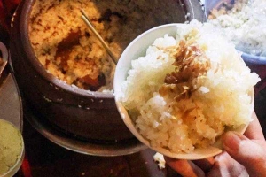 Ăn vặt Xôi Hấp Cô Chiêm