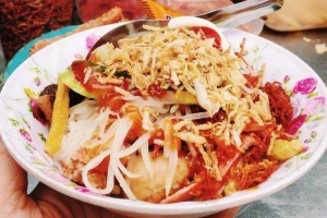 Ăn vặt Cô Tuyết - Xôi Nem Chua Rán