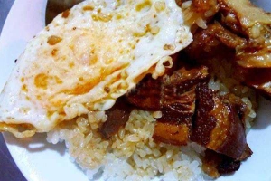 Ăn vặt Xôi Trứng Chả Thịt