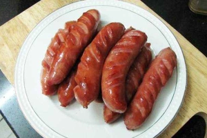 Ăn vặt Xúc Xích Đức & Bánh Tráng Xiên