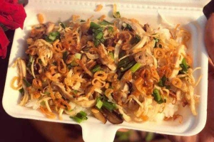 Ăn vặt Yến Tuấn - Xôi Nóng, Bánh Mì & Cháo Trai
