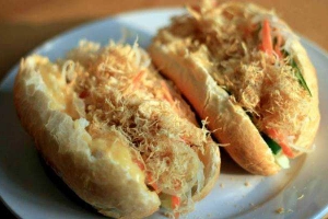 Ăn vặt Yumi - Bánh Mì Gà