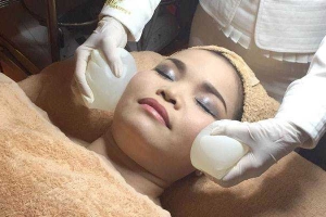 Angel Beauty - Ba Tháng Hai