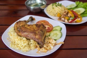 Quán Ăn Anh Ba Hưng - Cơm Gà Xối Mỡ