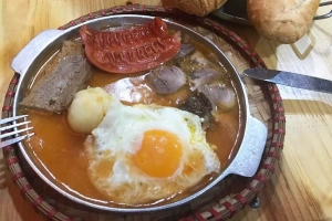 Quán Ăn Anh Em Quán - Bánh Mì Chảo