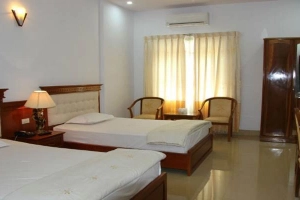 Ánh Hồng Hotel